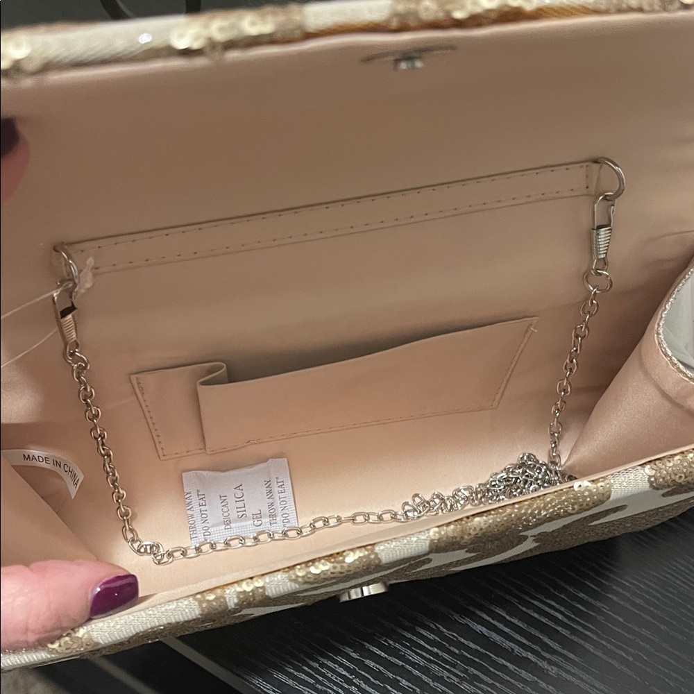 NWT D’Margeaux Floral Embroidered Sequin Clutch - Picture 6 of 6